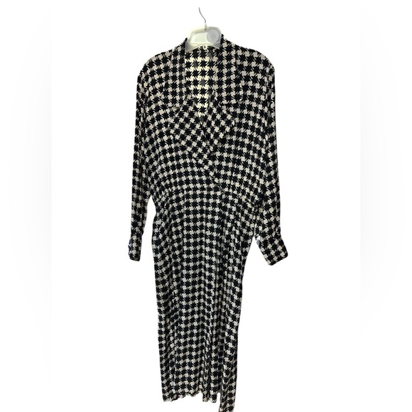 Dresses & Skirts - Vintage Black and White A-Line Wrap Dress with Cuffed Sleeves